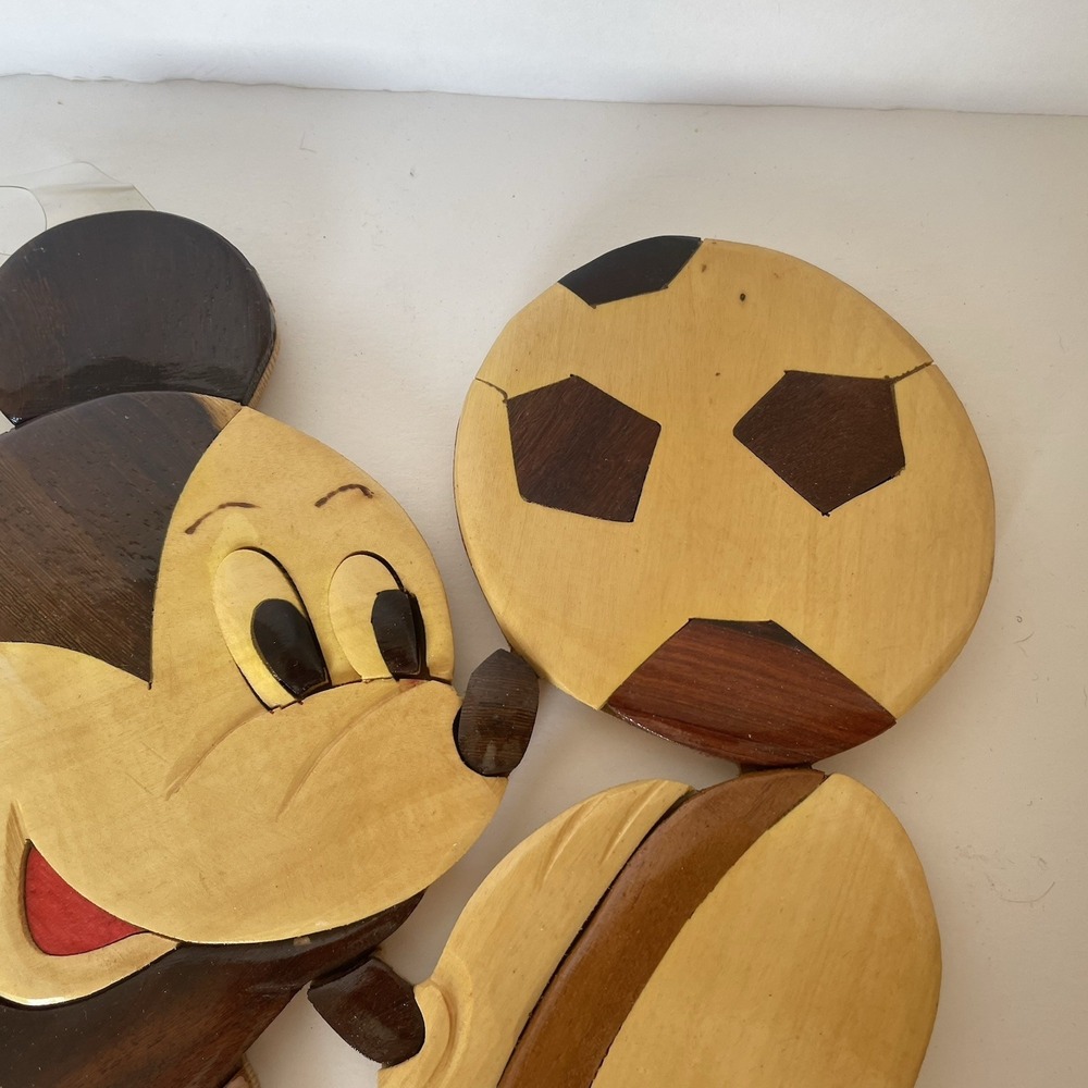 Vtg Mickey Mouse Intarsia Wood Carving Disney‎ Wall Art Kicking Soccer Ball - Picture 3 of 10